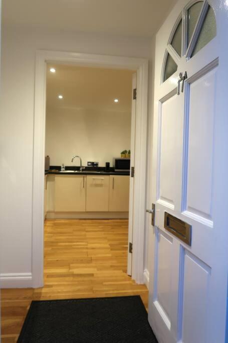 ***Spotless, Bright 1 Double Bed Apartment*** Bath Exterior foto